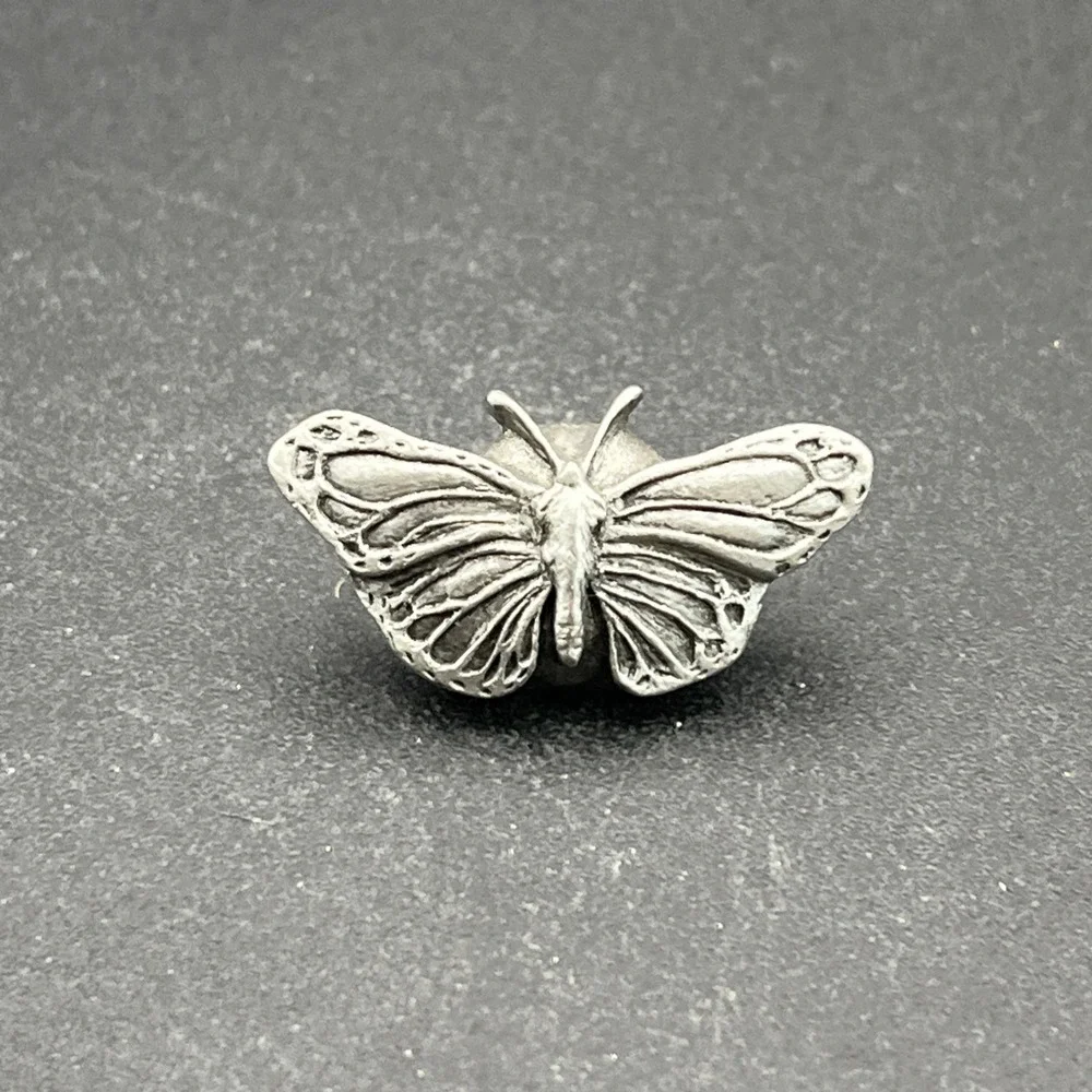 Butterfly Pewter Silver Tone Lapel Hat Pin‎